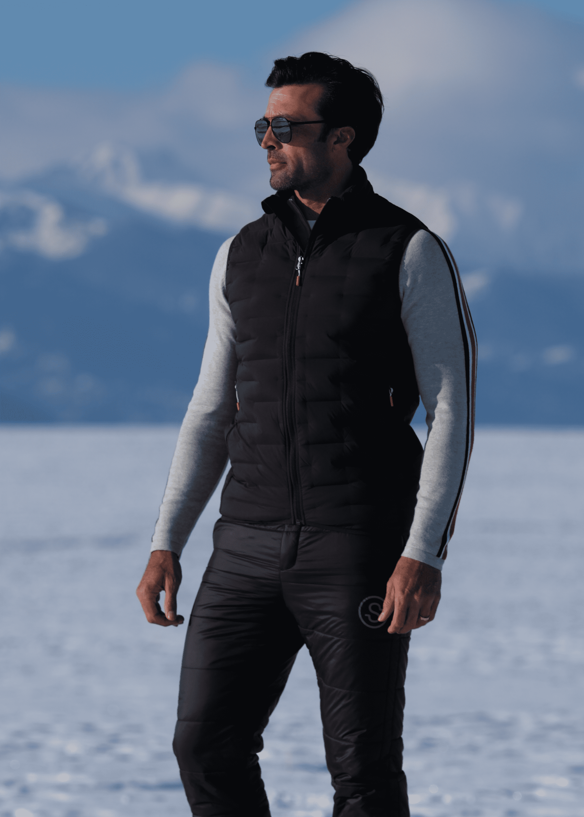 Lofoten Seamless Down Vest - background::white,variant::Black